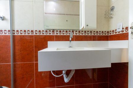 Casa à venda com 176m², 3 quartos e 3 vagas Casa à venda com 176m², 3 quartos e 3 vagasBanheiro 2