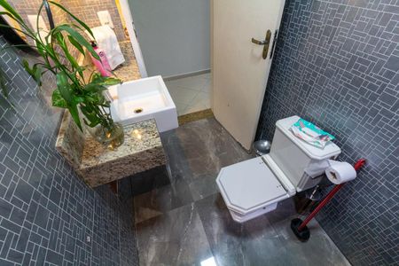 Casa à venda com 176m², 3 quartos e 3 vagas Casa à venda com 176m², 3 quartos e 3 vagasLavabo 1