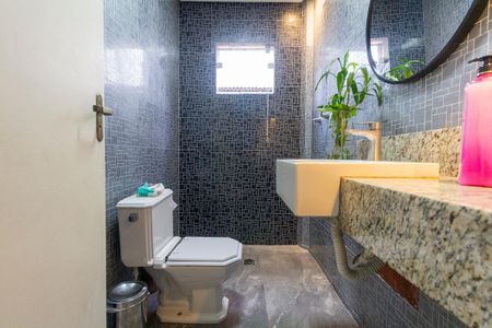 Casa à venda com 176m², 3 quartos e 3 vagas Casa à venda com 176m², 3 quartos e 3 vagasLavabo 1