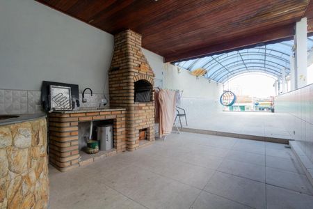 Casa à venda com 176m², 3 quartos e 3 vagas Casa à venda com 176m², 3 quartos e 3 vagasVaranda