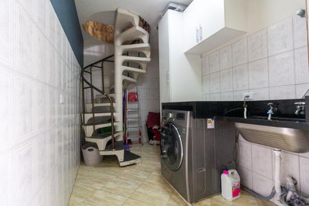 Casa à venda com 176m², 3 quartos e 3 vagas Casa à venda com 176m², 3 quartos e 3 vagasÁrea de Serviço