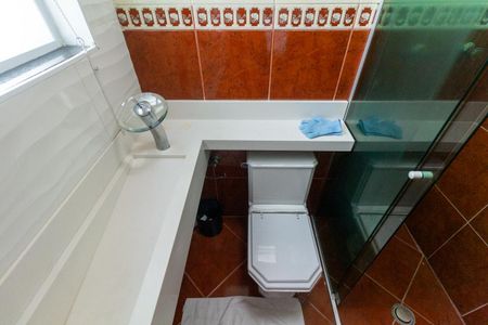 Casa à venda com 176m², 3 quartos e 3 vagas Casa à venda com 176m², 3 quartos e 3 vagasBanheiro 1