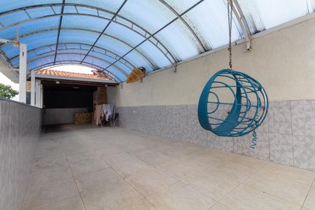 Casa à venda com 176m², 3 quartos e 3 vagas Casa à venda com 176m², 3 quartos e 3 vagasVaranda