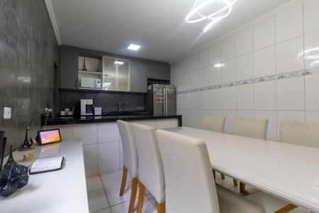 Casa à venda com 176m², 3 quartos e 3 vagas Casa à venda com 176m², 3 quartos e 3 vagasCozinha