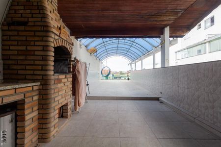 Casa à venda com 176m², 3 quartos e 3 vagas Casa à venda com 176m², 3 quartos e 3 vagasVaranda