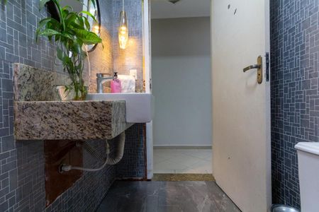 Casa à venda com 176m², 3 quartos e 3 vagas Casa à venda com 176m², 3 quartos e 3 vagasLavabo 1