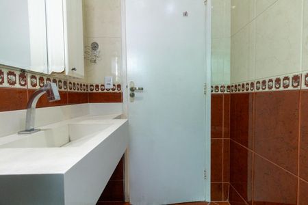 Casa à venda com 176m², 3 quartos e 3 vagas Casa à venda com 176m², 3 quartos e 3 vagasBanheiro 2