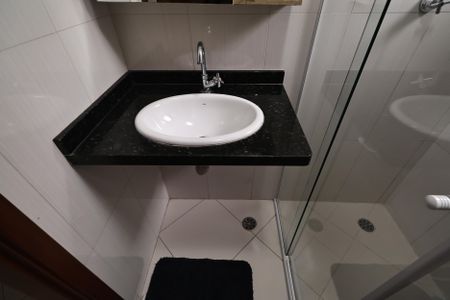 Apartamento à venda com 64m², 2 quartos e 1 vaga Apartamento à venda com 64m², 2 quartos e 1 vagaBanheiro