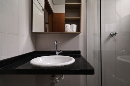 Apartamento à venda com 64m², 2 quartos e 1 vaga Apartamento à venda com 64m², 2 quartos e 1 vagaBanheiro