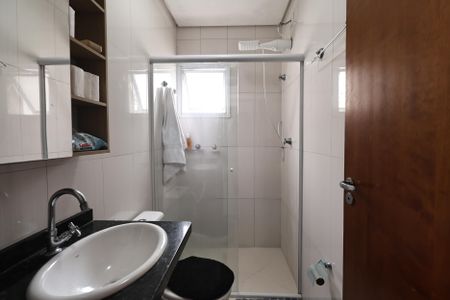 Apartamento à venda com 64m², 2 quartos e 1 vaga Apartamento à venda com 64m², 2 quartos e 1 vagaBanheiro da Suíte