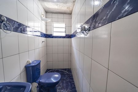Casa à venda com 140m², 2 quartos e 1 vagaBanheiro do Quarto 1