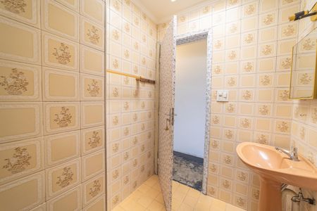 Casa à venda com 140m², 2 quartos e 1 vagaBanheiro