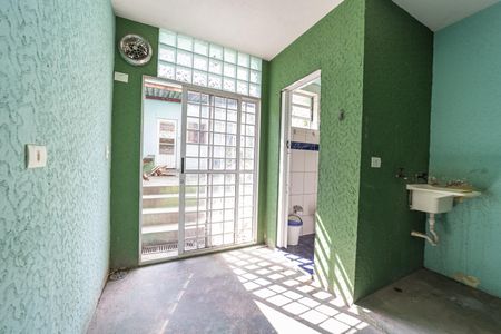Casa à venda com 140m², 2 quartos e 1 vagaÁrea de Serviço