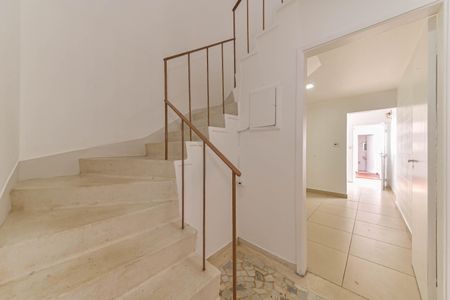 Casa à venda com 150m², 3 quartos e 2 vagasEscada