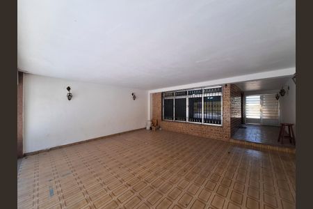 Casa à venda com 260m², 3 quartos e 3 vagas Casa à venda com 260m², 3 quartos e 3 vagasGaragem