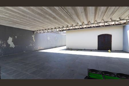 Casa para alugar com 250m², 4 quartos e 15 vagas Casa para alugar com 250m², 4 quartos e 15 vagasGaragem