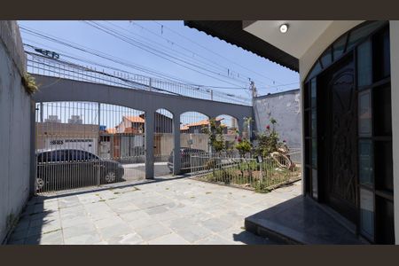 Casa para alugar com 250m², 4 quartos e 15 vagas Casa para alugar com 250m², 4 quartos e 15 vagasGaragem