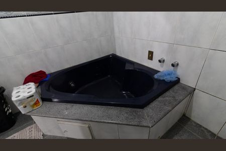 Casa para alugar com 250m², 4 quartos e 15 vagas Casa para alugar com 250m², 4 quartos e 15 vagasBanheiro da Suíte