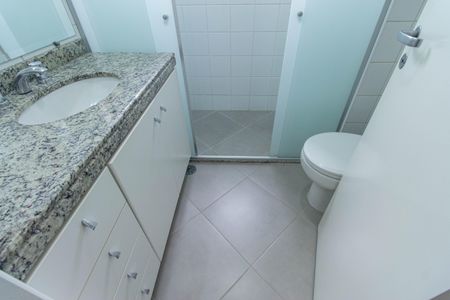 Apartamento para alugar com 133m², 3 quartos e 2 vagas Apartamento para alugar com 133m², 3 quartos e 2 vagasBanheiro da Suíte