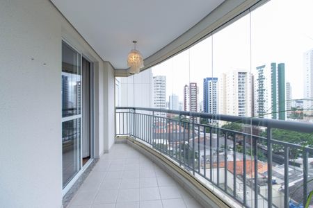 Apartamento para alugar com 133m², 3 quartos e 2 vagas Apartamento para alugar com 133m², 3 quartos e 2 vagasVaranda
