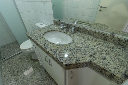 Apartamento para alugar com 133m², 3 quartos e 2 vagas Apartamento para alugar com 133m², 3 quartos e 2 vagasBanheiro