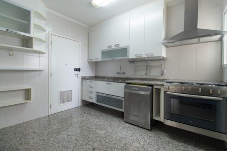 Apartamento para alugar com 133m², 3 quartos e 2 vagas Apartamento para alugar com 133m², 3 quartos e 2 vagasCozinha