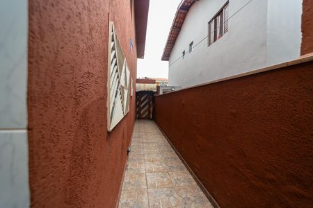 Casa à venda com 78m², 3 quartos e 2 vagas Casa à venda com 78m², 3 quartos e 2 vagasCorredor