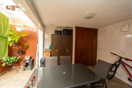 Casa à venda com 78m², 3 quartos e 2 vagas Casa à venda com 78m², 3 quartos e 2 vagasÁrea de Serviço