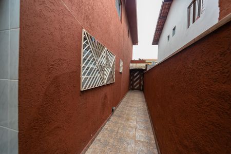 Casa à venda com 78m², 3 quartos e 2 vagas Casa à venda com 78m², 3 quartos e 2 vagasCorredor