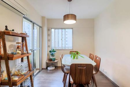 Apartamento à venda com 2 quartos, 77m² em Lapa, São Paulo