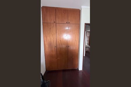 Casa à venda com 300m², 5 quartos e 2 vagasQuarto 1 - Armários