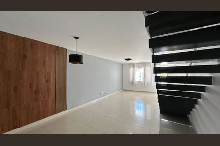 Apartamento para alugar com 160m², 3 quartos e 1 vaga Apartamento para alugar com 160m², 3 quartos e 1 vagaSala