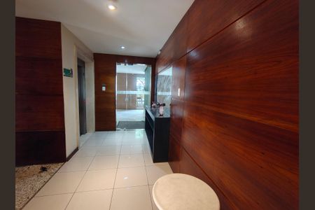 Apartamento à venda com 65m², 2 quartos e 1 vagaHall Social