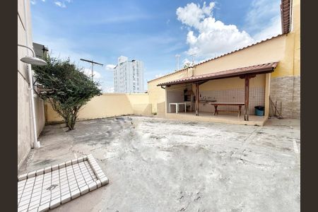 Casa à venda com 255m², 4 quartos e 4 vagas
