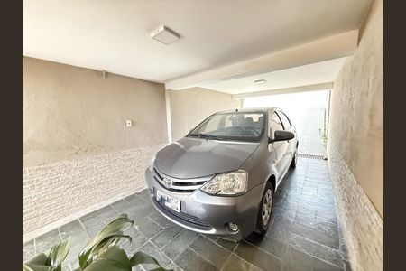 Casa à venda com 255m², 4 quartos e 4 vagas