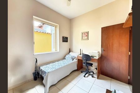 Casa à venda com 255m², 4 quartos e 4 vagas