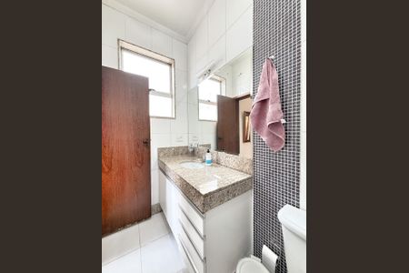 Casa à venda com 255m², 4 quartos e 4 vagas