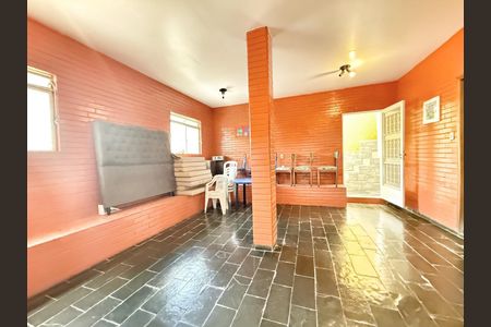 Casa à venda com 255m², 4 quartos e 4 vagas