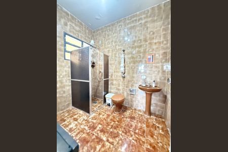 Casa à venda com 255m², 4 quartos e 4 vagas