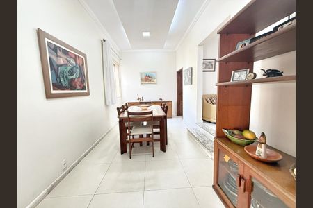 Casa à venda com 255m², 4 quartos e 4 vagas