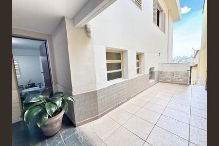 Casa à venda com 255m², 4 quartos e 4 vagas