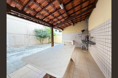 Casa à venda com 255m², 4 quartos e 4 vagas