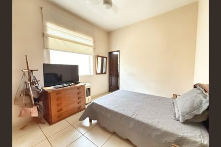 Casa à venda com 255m², 4 quartos e 4 vagas