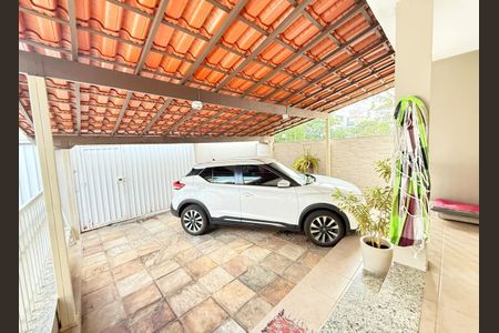 Casa à venda com 255m², 4 quartos e 4 vagas