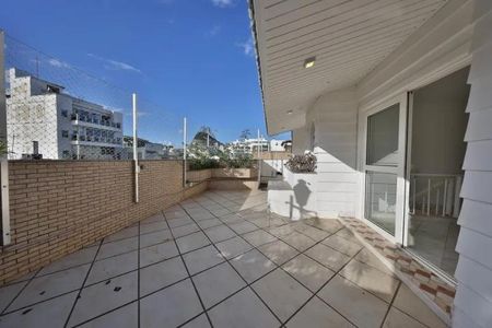 Apartamento à venda com 272m², 4 quartos e 2 vagas