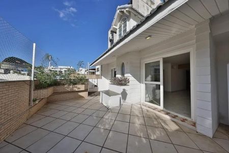 Apartamento à venda com 272m², 4 quartos e 2 vagas