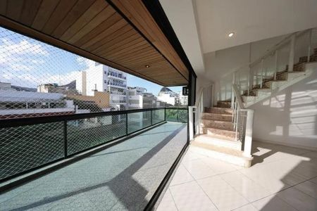 Apartamento à venda com 272m², 4 quartos e 2 vagas