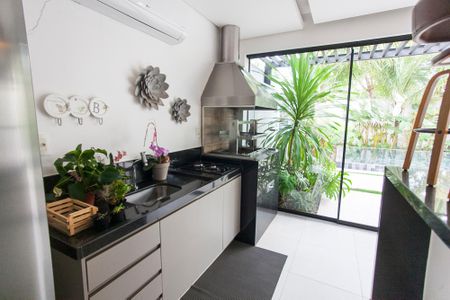 Casa de condomínio para alugar com 310m², 4 quartos e 4 vagas Casa de condomínio para alugar com 310m², 4 quartos e 4 vagasCozinha Gourmet