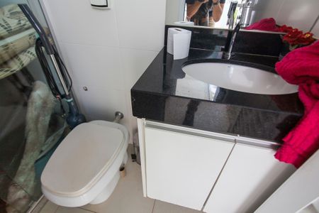 Casa de condomínio para alugar com 310m², 4 quartos e 4 vagas Casa de condomínio para alugar com 310m², 4 quartos e 4 vagasBanheiro de Serviço