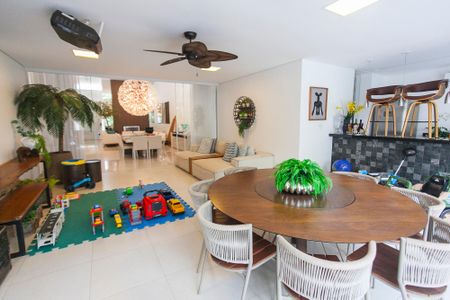 Casa de condomínio para alugar com 310m², 4 quartos e 4 vagas Casa de condomínio para alugar com 310m², 4 quartos e 4 vagasSala 2